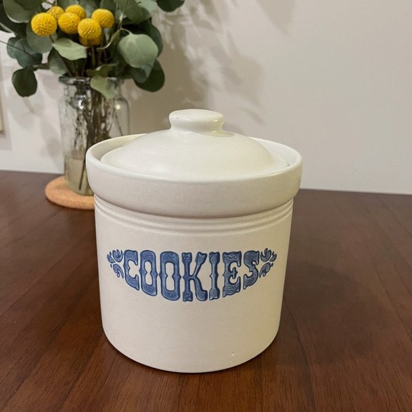 Pfaltzgraff Kitchen Pfaltzgraff Yorktown 12 Quart Cookie Jar Made